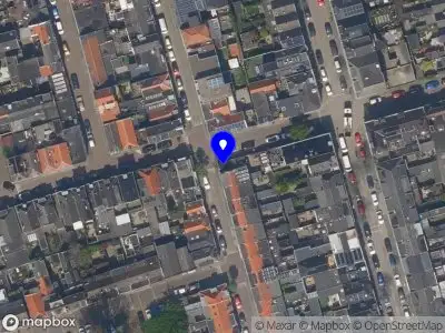 Ambulance met grote spoed naar de Eendrachtstraat in Vlaardingen