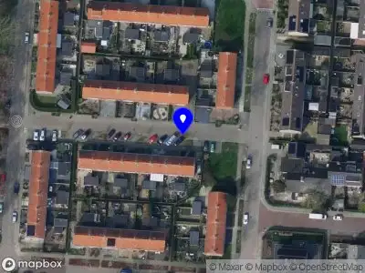 Ambulance met grote spoed naar de Kastanjestraat in Numansdorp