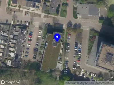 Ambulance met grote spoed naar de De la Reijstraat in Ridderkerk