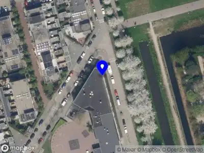 Ambulance met gepaste spoed naar de A. Noordewier-Reddingiuslaan in Rotterdam