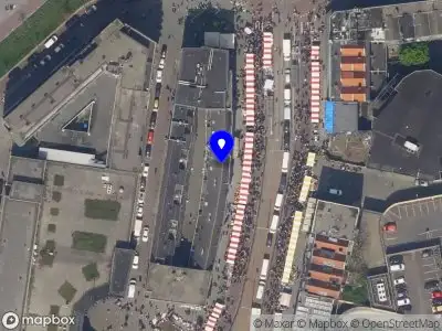 Ambulance met grote spoed naar de Beijerlandselaan in Rotterdam