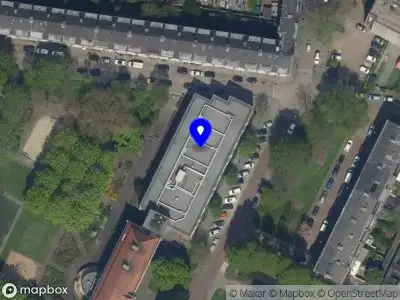 Ambulance met grote spoed naar de Prof. Poelslaan in Rotterdam