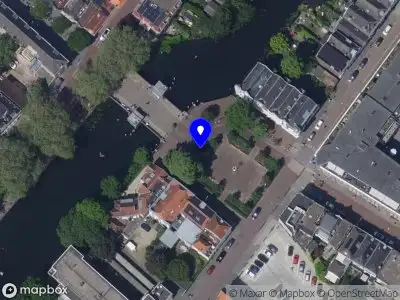 Ambulance met gepaste spoed naar de Vrieseplein in Dordrecht