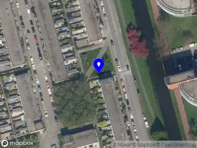 Ambulance met grote spoed naar de Nancy Zeelenbergsingel in Rotterdam