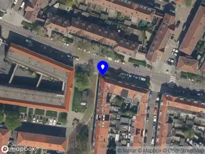 Ambulance met grote spoed naar de Nieuwe Maasstraat in Schiedam