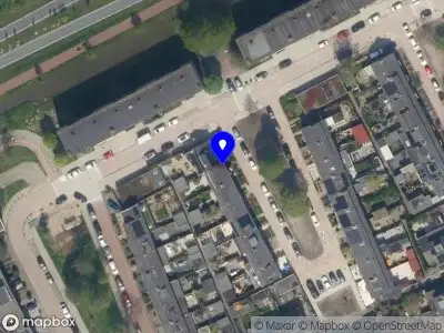 Ambulance met grote spoed naar de Van der Helstplein in Maassluis
