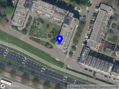 Ambulance met gepaste spoed naar de Oostmaaslaan in Rotterdam