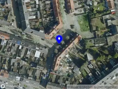 Brandweer met gepaste spoed naar de Gildestraat in Tilburg vanwege een buitenbrand