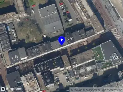 Ambulance met grote spoed naar de Oude Binnenweg in Rotterdam