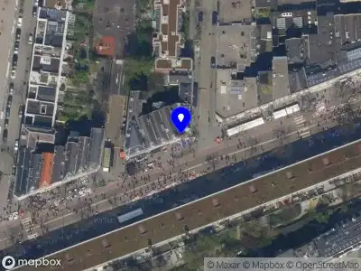 Ambulance met gepaste spoed naar de Nieuwe Binnenweg in Rotterdam