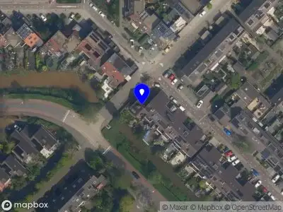Ambulance met grote spoed naar de Veenmos in Nieuwerkerk aan den IJssel