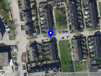 Brandweer met grote spoed naar de Alsemhof in Barendrecht vanwege reanimatie