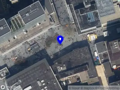 Brandweer met grote spoed naar de Binnenwegplein in Rotterdam vanwege reanimatie