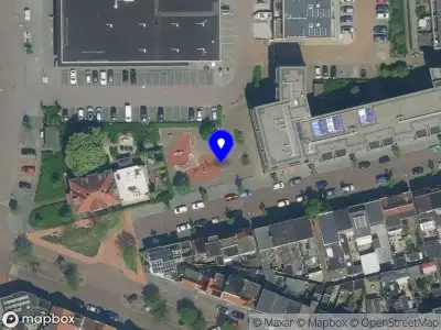 Ambulance en brandweer met grote spoed naar de Van Wassenaerstraat in IJmuiden vanwege gebouwbrand