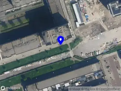 Ambulance met gepaste spoed naar de Nieuwe Osdorpergracht in Amsterdam