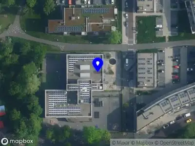 Ambulance met grote spoed naar de Meteoor in Duivendrecht