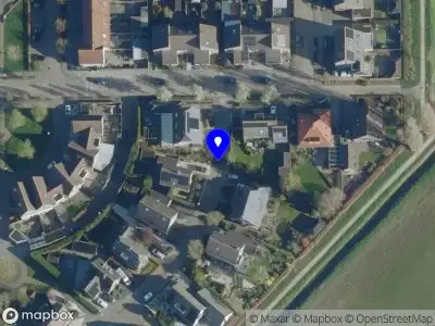 112 melding Brandweer met grote spoed naar de Eikenlaan in Woudrichem vanwege voertuigbrand