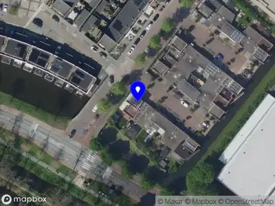 Ambulance met gepaste spoed naar de De Boezem in Alblasserdam