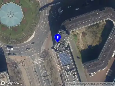 Ambulance met grote spoed naar de Doelstraat in Rotterdam