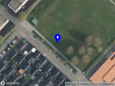 Ambulance met grote spoed naar de Böttgerwater in 's-Gravenhage