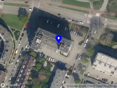 Ambulance met grote spoed naar de Kralingseweg in Rotterdam