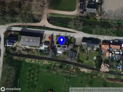Ambulance met gepaste spoed naar de Schuringsedijk in Numansdorp