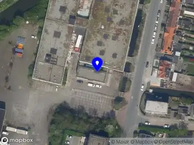 Ambulance met grote spoed naar de IJsselmondselaan in Rotterdam