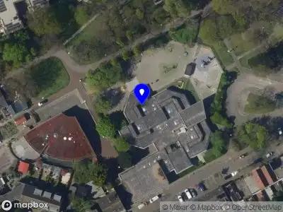 Brandweer met gepaste spoed naar de Duke Ellingtonstraat in 's-Gravenhage vanwege stormschade