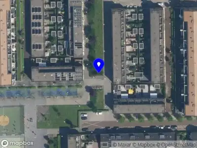 Brandweer met grote spoed naar de Bart van der Leckplantsoen in Amsterdam vanwege reanimatie