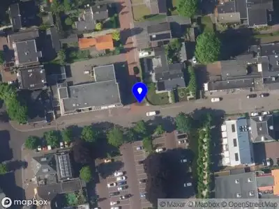 Brandweer met grote spoed naar de Ds. de Bouterlaan in Nunspeet vanwege afhijsen patient