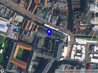 Ambulance met gepaste spoed naar de Oude Groenmarkt in Haarlem