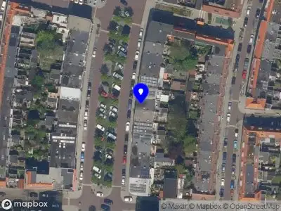 Ambulance met grote spoed naar de Rembrandtlaan in Schiedam