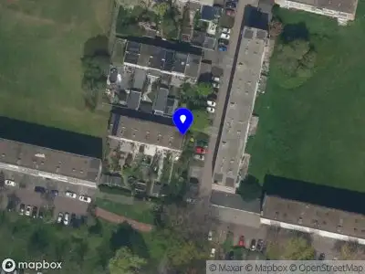 Ambulance met gepaste spoed naar de Keesomstraat in Vlaardingen