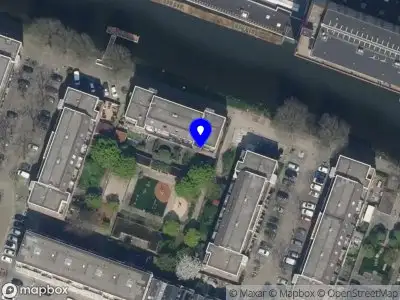 Ambulance met grote spoed naar de Buizengat in Rotterdam