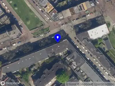 Ambulance met grote spoed naar de Paradijslaan in Rotterdam