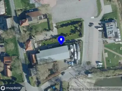 Brandweer met gepaste spoed naar de Wijkse Bol in Wijk en Aalburg vanwege een buitenbrand