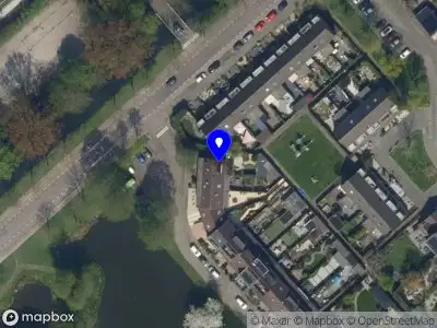 Ambulance met grote spoed naar de Vijfkamp in Krimpen aan den IJssel