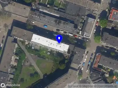 Ambulance met grote spoed naar de Rosenveldtstraat in Rotterdam