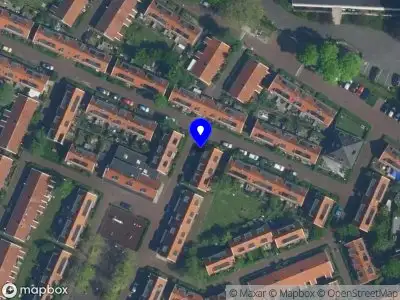 Ambulance met grote spoed naar de Distelkruisstraat in Amsterdam