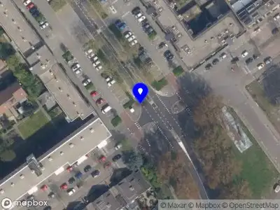 Ambulance met grote spoed naar de Naardermeer in Rotterdam