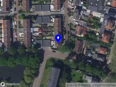 Ambulance met grote spoed naar de Het Geuzenhuis in Gorinchem