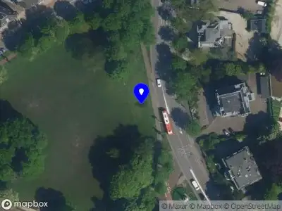 Ambulance met gepaste spoed naar de Florapark in Haarlem