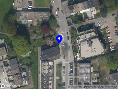 Ambulance met gepaste spoed naar de Burgemeester Hazenberglaan in Rotterdam