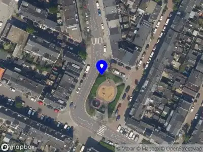 Ambulance met gepaste spoed naar de Rozenburgerplein in Schiedam