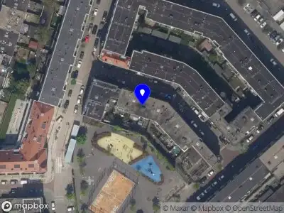 Ambulance met gepaste spoed naar de Pimpernelstraat in Rotterdam