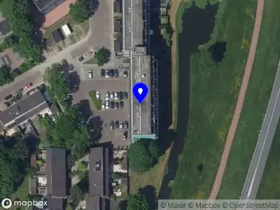 Ambulance met grote spoed naar de Cort van der Lindenstraat in Zwijndrecht