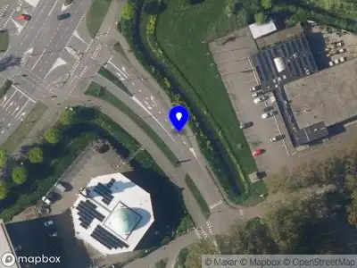 Politie met grote spoed naar de Sportlaan in Alphen aan den Rijn vanwege personen te water