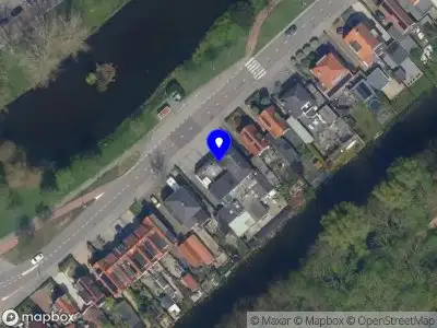 Ambulance met grote spoed naar de Bermweg in Capelle aan den IJssel