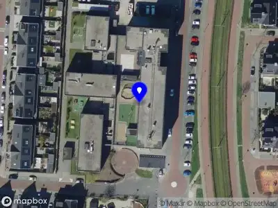 Brandweer en politie met grote spoed naar de Dennenhout in Barendrecht vanwege middelgrote brand