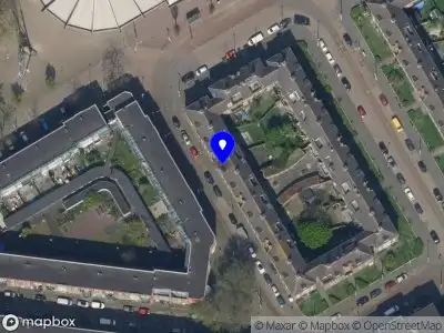 Ambulance met grote spoed naar de Coornhertstraat in Rotterdam